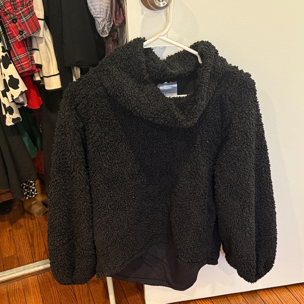 Lululemon- Cozy Black Sherpa Pullover